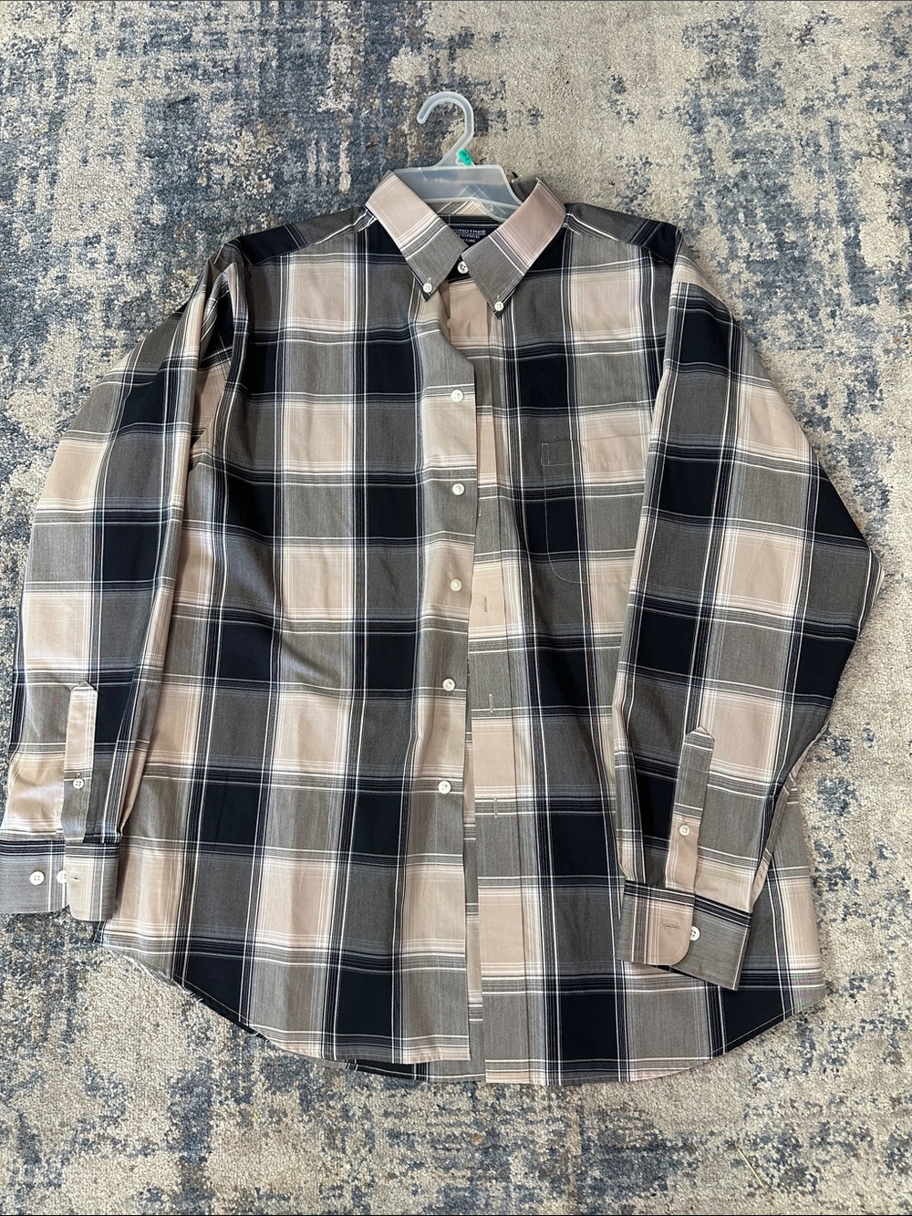 Roundtree & Yorke Black and Tan Plaid Button-Down Shirt